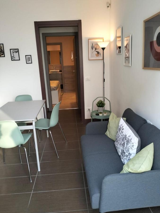 Crisa Apartment Parma Bagian luar foto