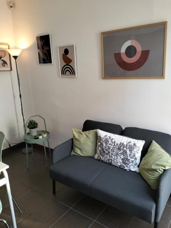Crisa Apartment Parma Bagian luar foto